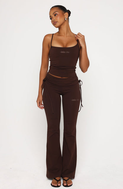 Pretty Vibes Singlet Chocolate
